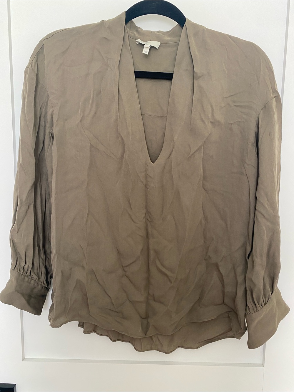 Joie Olive-Taupe V-Neck 3/4 Sleeve Silk Blouse